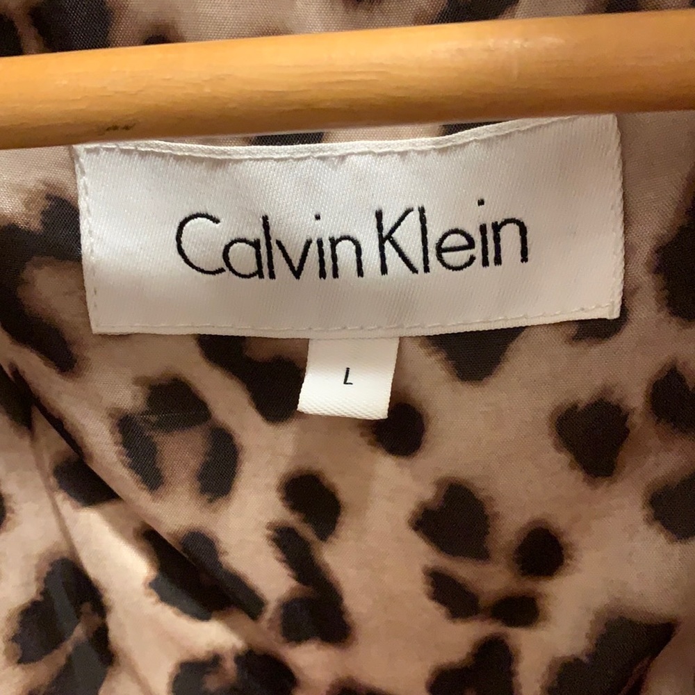 Calvin Klein Women’s Puffer Hooded Coat - Picture 4 of 9